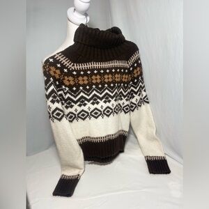 Turtle Neck Knit Sweater
